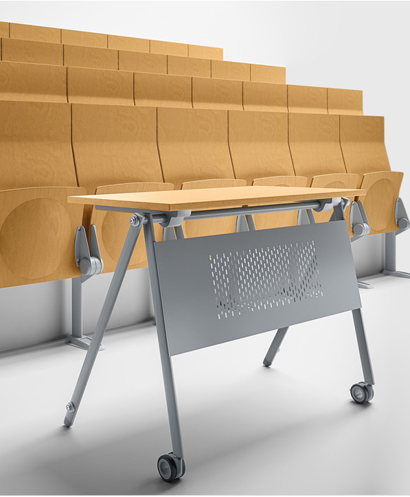 Table Formation Wheelchair Workstation
