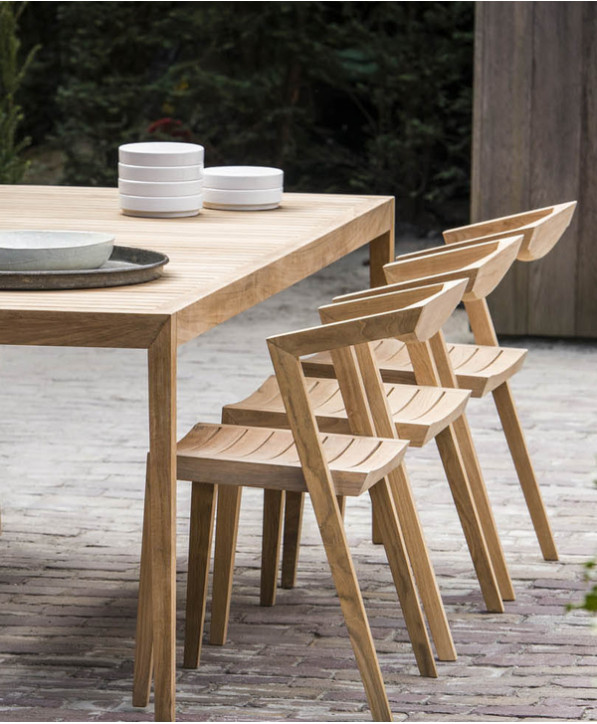 URBAN TABLE
