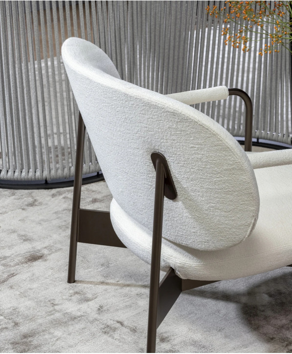 Cross Lounge Chair